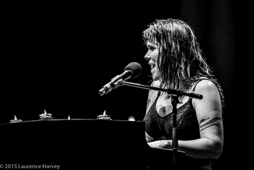 Beth Hart on vocals & keyboards
