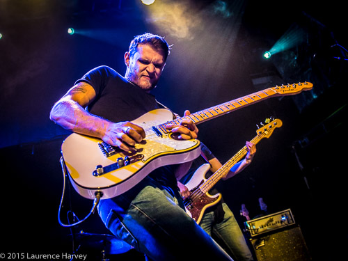 Ben Poole on guitar & vocals