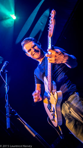 Ben Poole on guitar & vocals