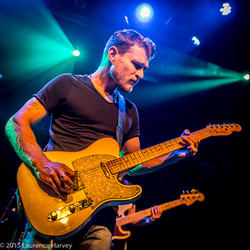 Ben Poole on guitar & vocals