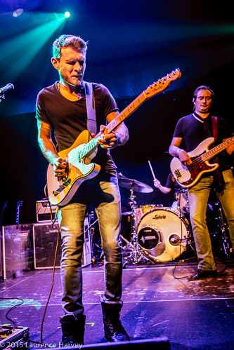 Ben Poole on guitar & vocals