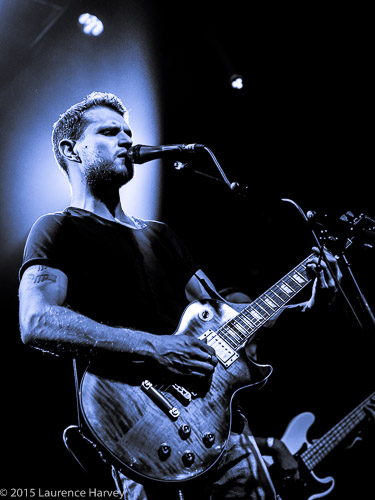 Ben Poole on guitar & vocals