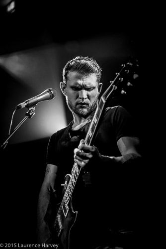 Ben Poole on guitar & vocals
