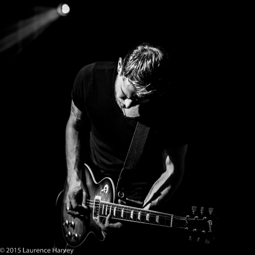 Ben Poole on guitar & vocals