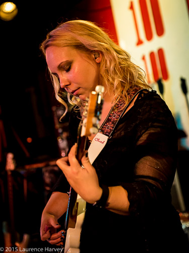 Chantel McGregor on guitar & vocals
