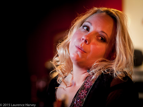Chantel McGregor on guitar & vocals