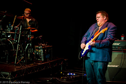 Danny Bryant on guitar & vocals, Dave Raeburn on drums