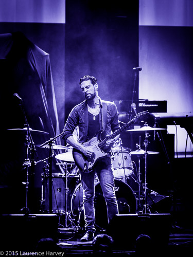 Dan Patlansky on guitar & vocals