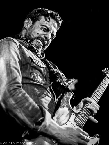 Dan Patlansky on guitar & vocals