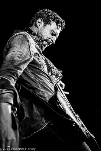 Dan Patlansky on guitar & vocals