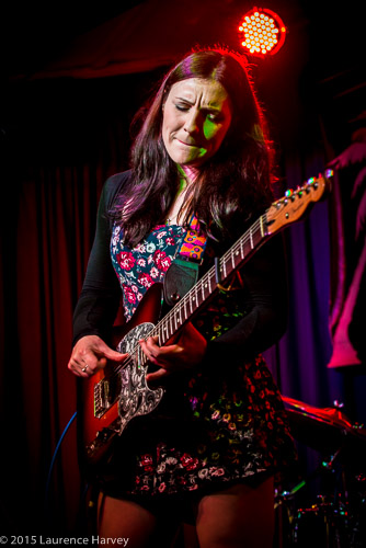 Dani Wilde on guitar & vocals