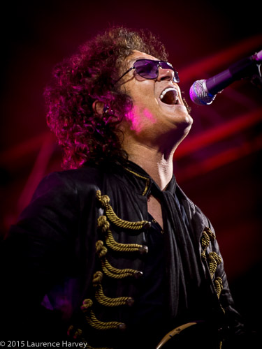 Glenn Hughes on vocals & bass