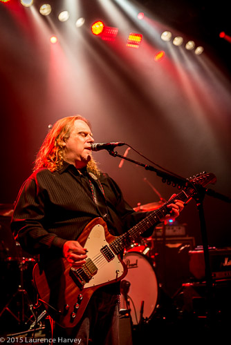 Warren Haynes on guitar & vocals