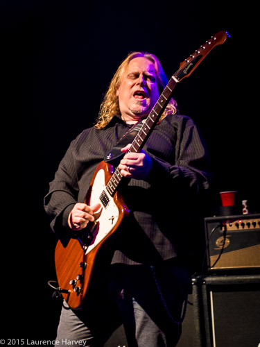 Warren Haynes on guitar & vocals