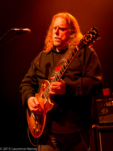 Warren Haynes on guitar & vocals
