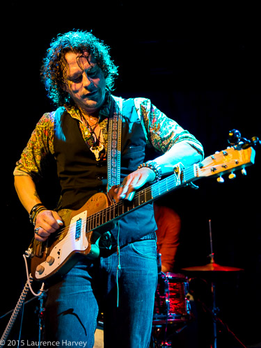 Ian Siegal on guitar & vocals