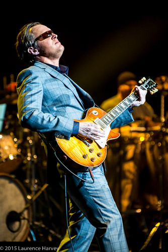 Joe Bonamassa on guitar & vocals