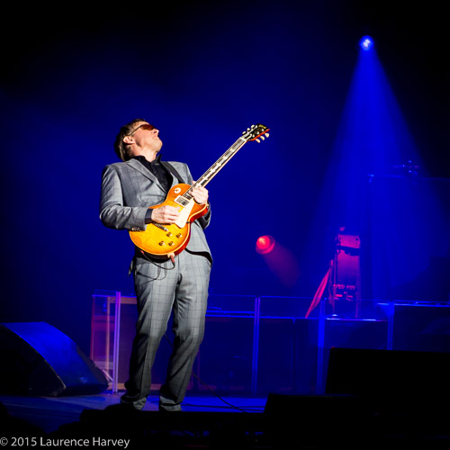 Joe Bonamassa on guitar & vocals