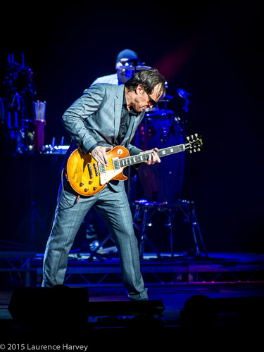 Joe Bonamassa on guitar & vocals