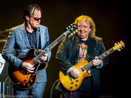 Joe Bonamassa with guest Bernie Marsden (ex Whitesnake)