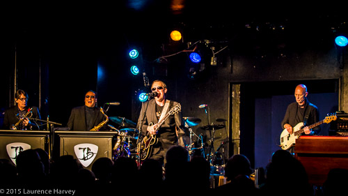 Joe Bonamassa & his band on stage @ Mr Kyps