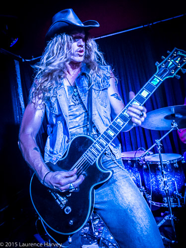 Jared James Nichols on vocals & guitar