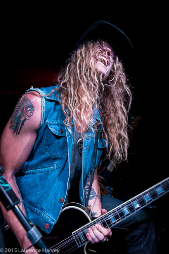 Jared James Nichols on vocals & guitar