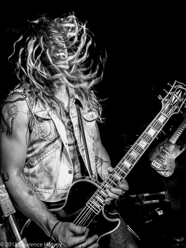 Jared James Nichols on vocals & guitar