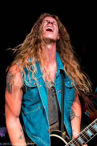 Jared James Nichols on vocals & guitar