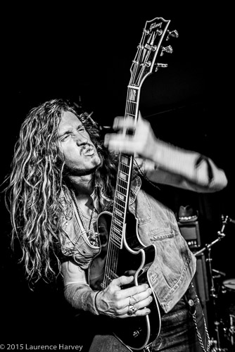 Jared James Nichols on vocals & guitar