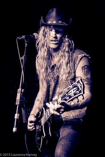 Jared James Nichols on vocals & guitar