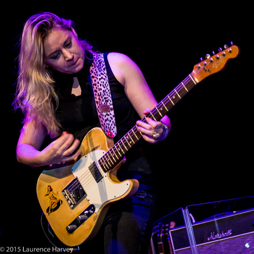 Joanne Shaw Taylor on guitar & vocals