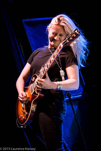 Joanne Shaw Taylor on guitar & vocals