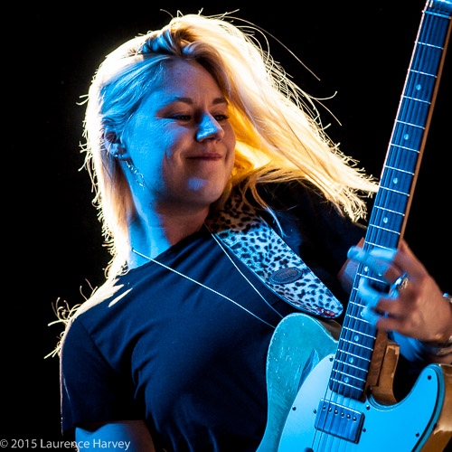 Joanne Shaw Taylor on guitar & vocals