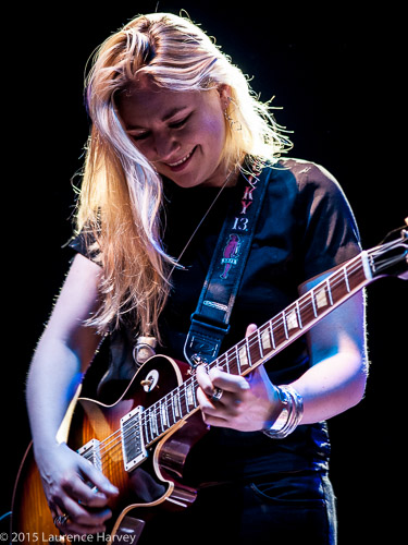 Joanne Shaw Taylor on guitar & vocals