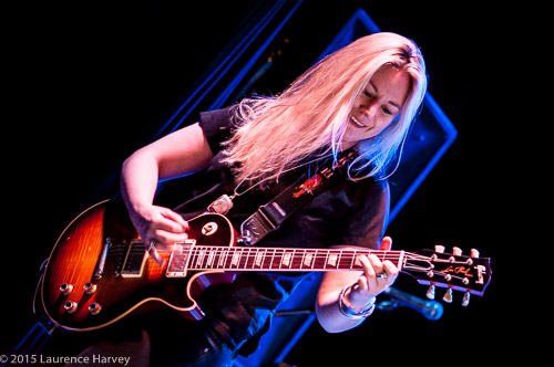 Joanne Shaw Taylor on guitar & vocals