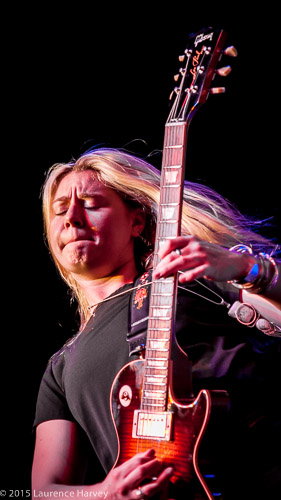 Joanne Shaw Taylor on guitar & vocals