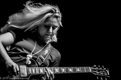 Joanne Shaw Taylor on guitar & vocals