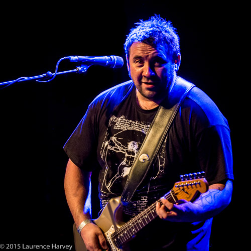 Alan Nimmo on guitar & vocals