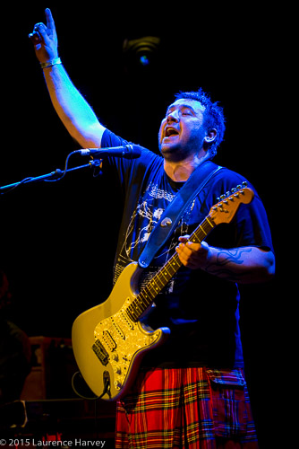 Alan Nimmo on guitar & vocals
