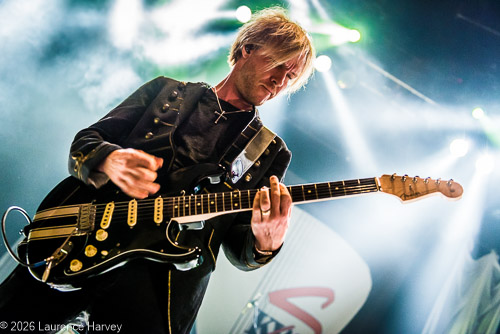 Kenny Wayne Shepherd on guitar