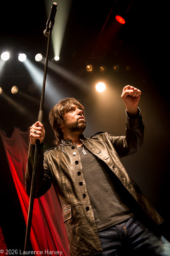 Noah Hunt on vocals