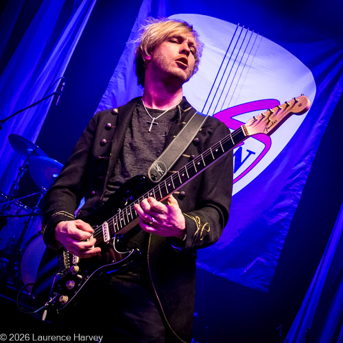 Kenny Wayne Shepherd on guitar