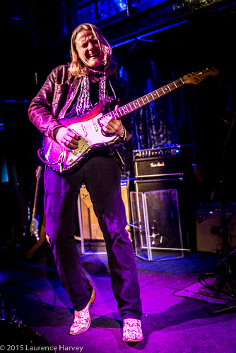 Matt Schofield on guitar & vocals