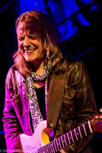 Matt Schofield on guitar & vocals
