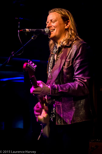 Matt Schofield on guitar & vocals