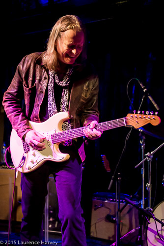 Matt Schofield on guitar & vocals