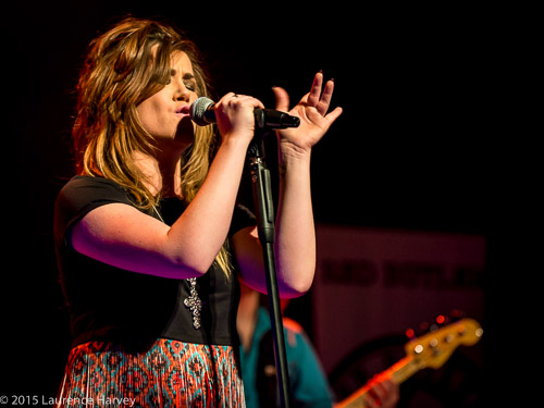 Jane Pearce on lead vocals