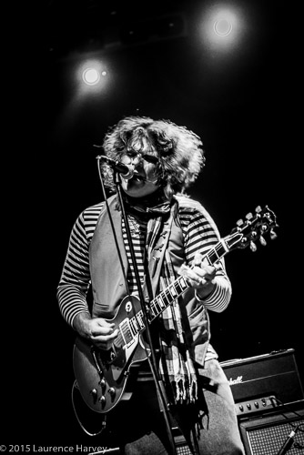 JD Simo on guitar & vocals