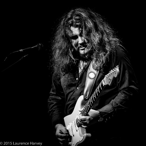 Tom Killner on guitar & vocals